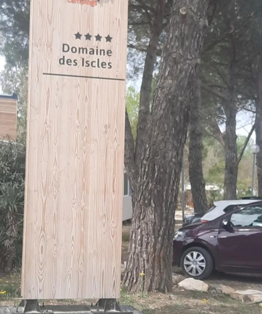Campsite Camping Domaine Des Iscles La Roque-d'Antheron
